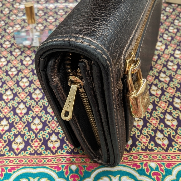 LOEWE Metallic Trifold Anangram Wallet - Picture 13 of 14